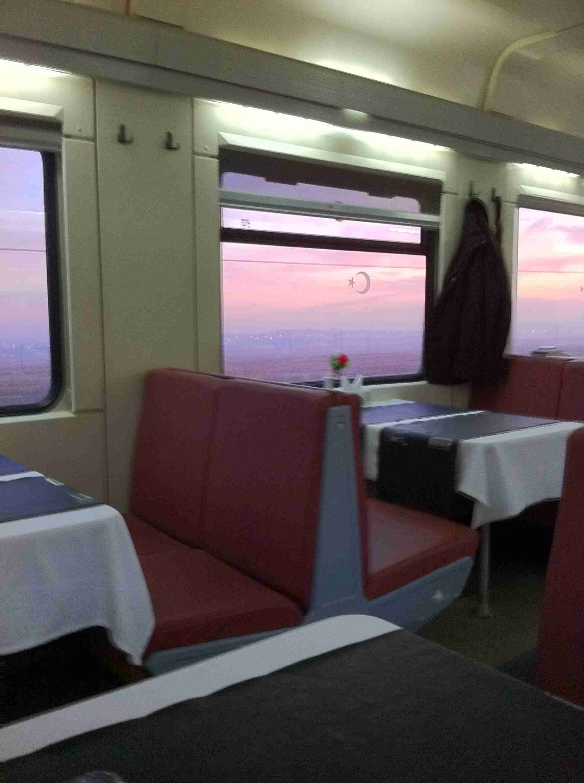 ガル民がスマホで撮った駅や電車が見たい!Part2