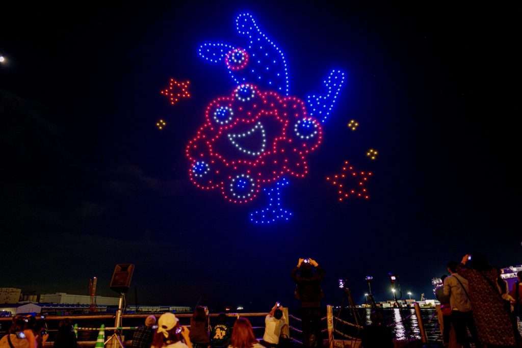 「ミャクミャク」大阪・南港の夜空に 大阪・関西万博 開幕まで半年 ドローンショー