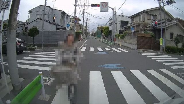 自転車の「注意義務違反」が11月から「犯罪」に　スマホを手に持って運転したら一発アウト！