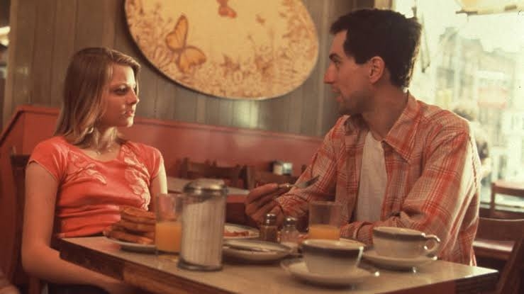 女性を守るような主人公