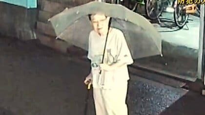 焼肉店放火容疑で71歳女逮捕　犯行現場にとどまり炎を見つめ会話する姿も…「全然面識ない」店主驚き　大阪市西成区