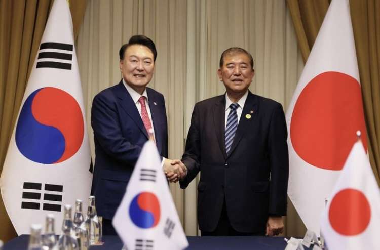 APEC集合写真に石破総理が間に合わず フジモリ大統領の墓参りと事故渋滞で