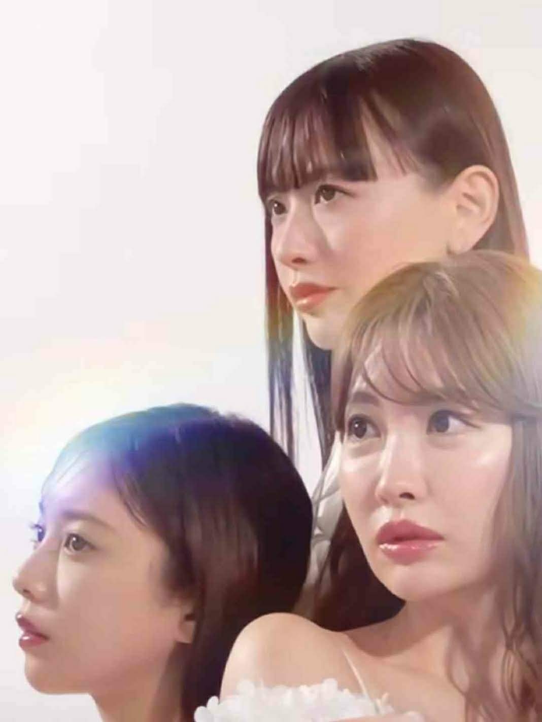 小嶋陽菜、美ボディ際立つビキニ姿「ヤンマガ」表紙飾る