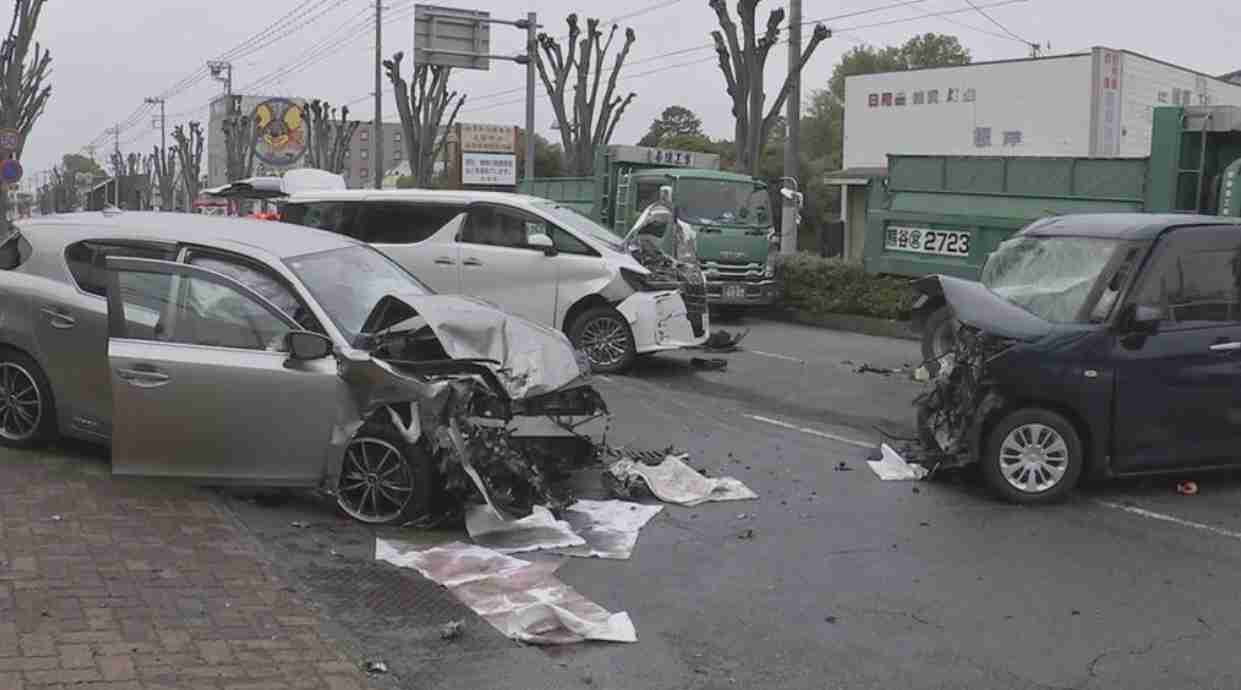 アクセルとブレーキ踏み間違いか 120キロ近いスピードで衝突 47歳の母親死亡、小学生の娘もけが 77歳の女性を書類送検 埼玉・行田市