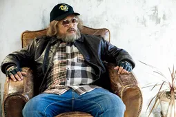 【最新写真】スピードワゴン・小沢の“激変姿”を直撃…まだまだ続く“巻き添え自粛”の長い道のり