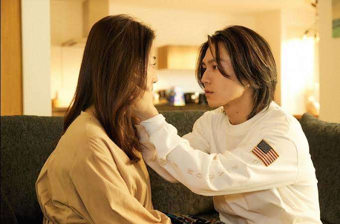 Travis Japan松田元太、『Hanako』初の単独表紙“レストランでデート”を再現　撮影ではグラス3杯空ける