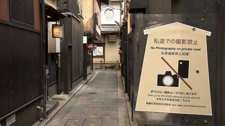 「外国人が店と間違えて家に…」 迷惑行為に京都市民憤り 観光地に「おすすめ」6割未満