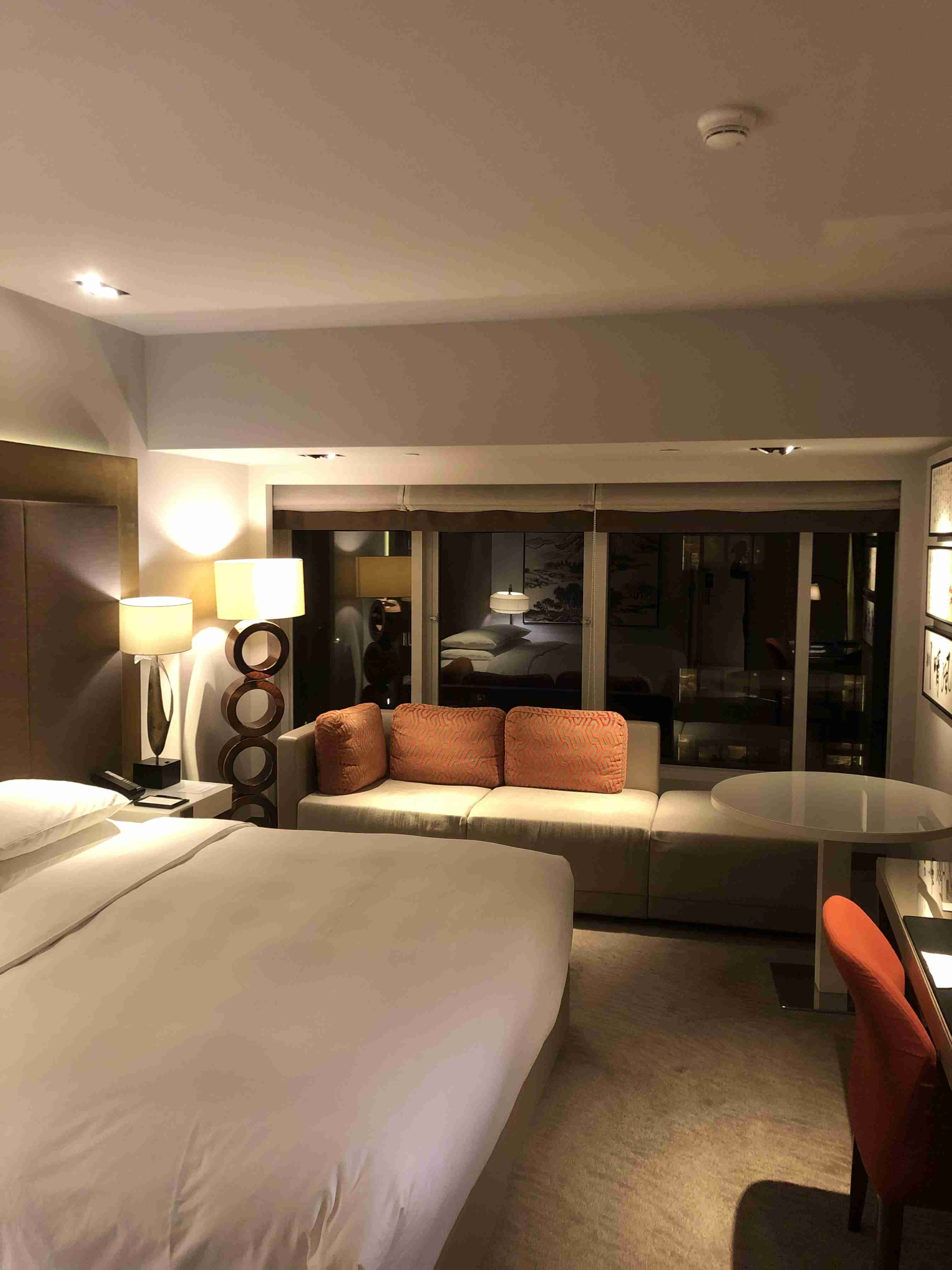 1泊100万円するハイアットのスイートで大暴れ…現役コンシェルジュが明かす“表には出ない”外国籍富裕層による「迷惑行為」