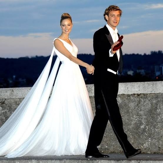 ノルウェー皇太子妃の息子、性的暴行容疑で逮捕