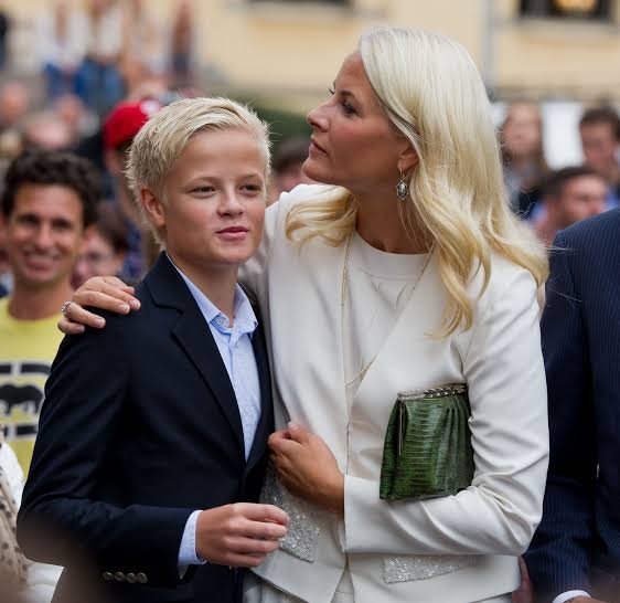 ノルウェー皇太子妃の息子、性的暴行容疑で逮捕