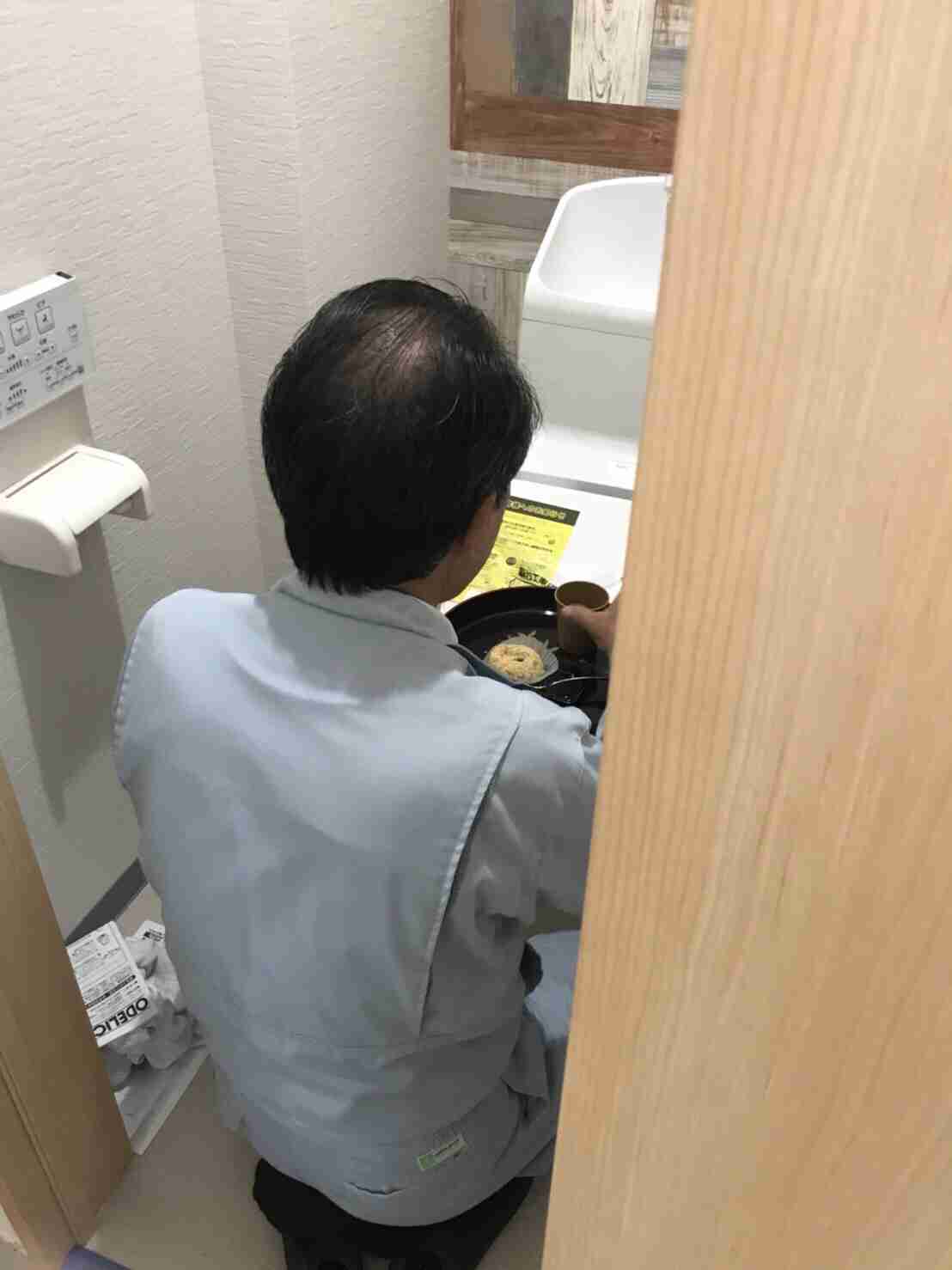 実際、便所飯ってそんなにやってる人いたの？
