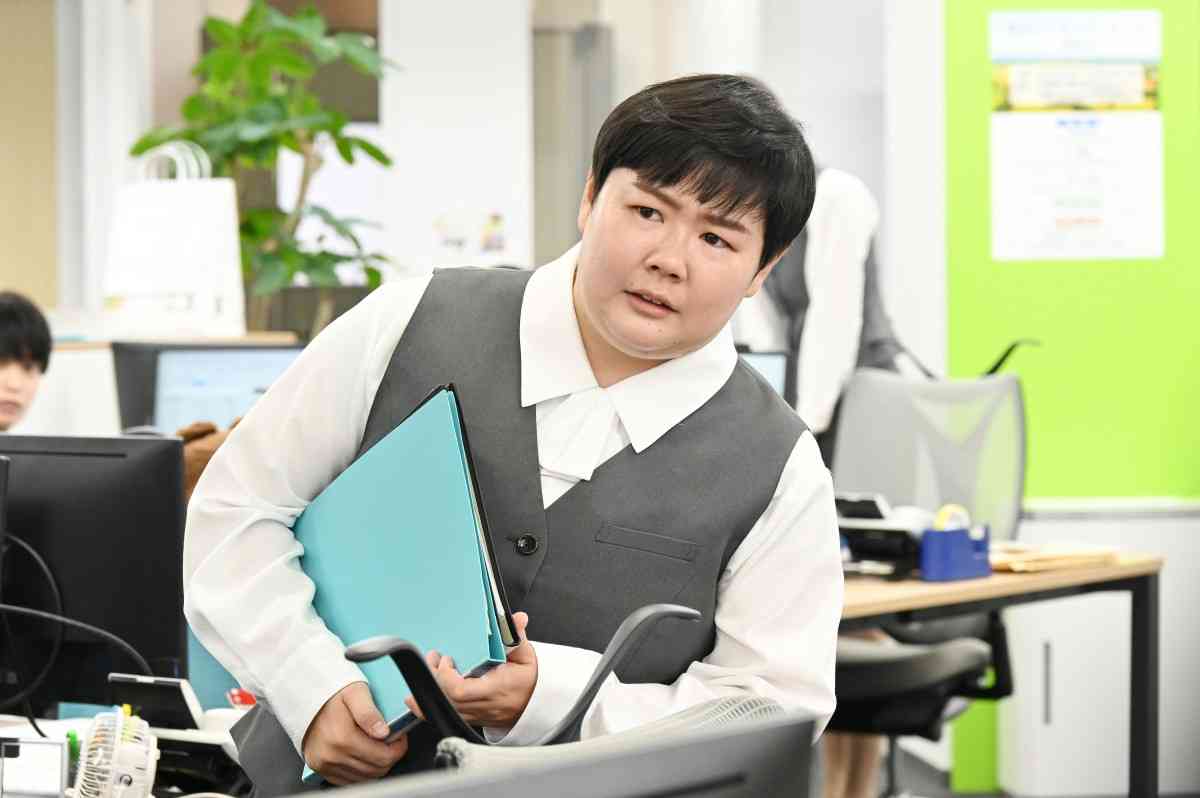 「可愛くてすみませーん」やす子〝乙女度満点〟本気メイクで雰囲気ガラリ「や、やす子が…」「ロングヘアもお似合い」