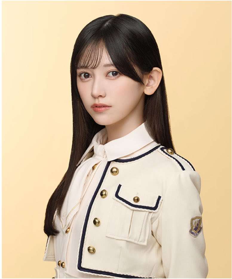 乃木坂46井上和＆池田瑛紗、バックハグ・腕組みで密着「週プレ」表紙登場