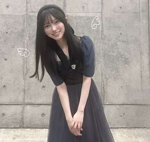 乃木坂46井上和＆池田瑛紗、バックハグ・腕組みで密着「週プレ」表紙登場