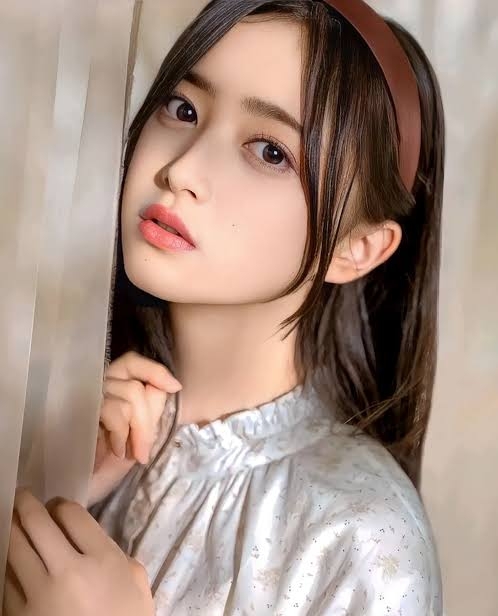 乃木坂46井上和＆池田瑛紗、バックハグ・腕組みで密着「週プレ」表紙登場