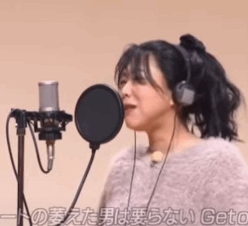 中森明菜の最新姿に「涙出ちゃう」「ミラクル」「夢のようです」人気タレントとハグする2ショットに騒然