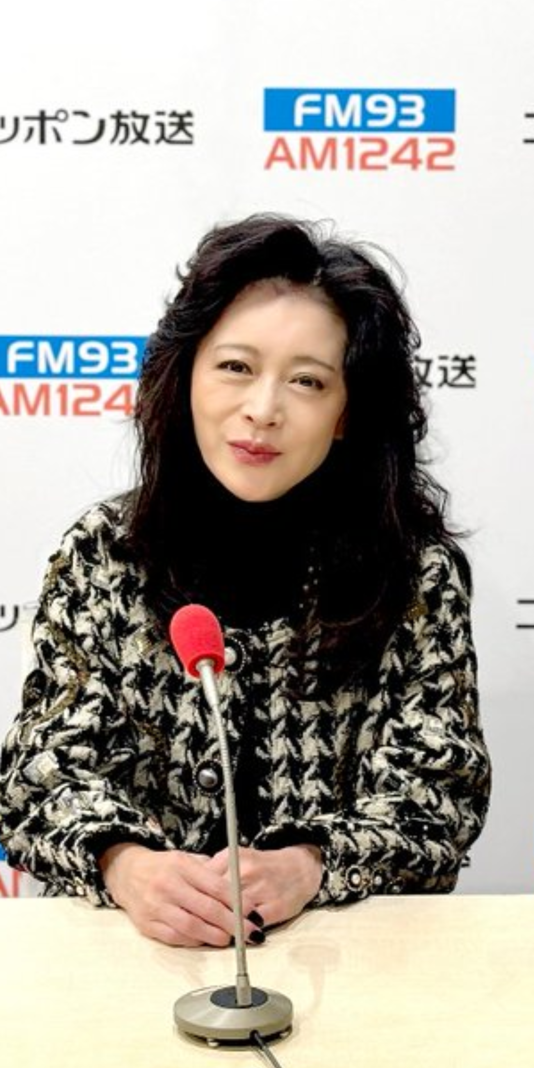 中森明菜の最新姿に「涙出ちゃう」「ミラクル」「夢のようです」人気タレントとハグする2ショットに騒然