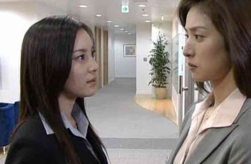 「瀬戸朝香」7年ぶり女優復帰の裏にある“家庭の事情”　夫はジャニーズ問題で揺れ、子ども2人は海外留学で家を出て…