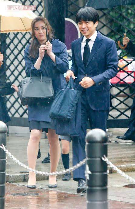 「瀬戸朝香」7年ぶり女優復帰の裏にある“家庭の事情”　夫はジャニーズ問題で揺れ、子ども2人は海外留学で家を出て…