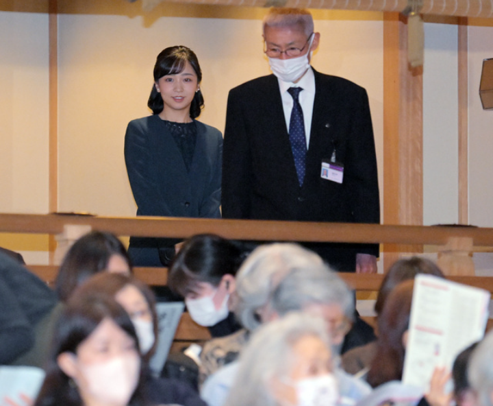 旅行の下調べしますか？