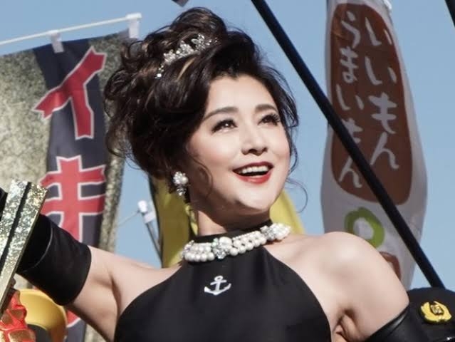 藤原紀香：金髪ボブに変身！　写真を公開　「めちゃ似合う！」「古き良き時代のアメリカン・ガール」と話題