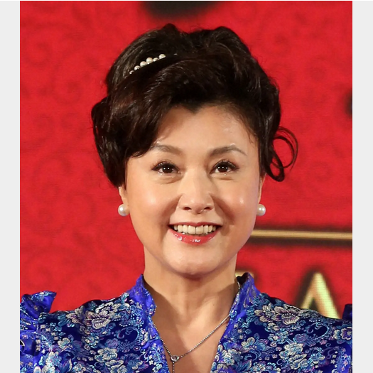 藤原紀香：金髪ボブに変身！　写真を公開　「めちゃ似合う！」「古き良き時代のアメリカン・ガール」と話題