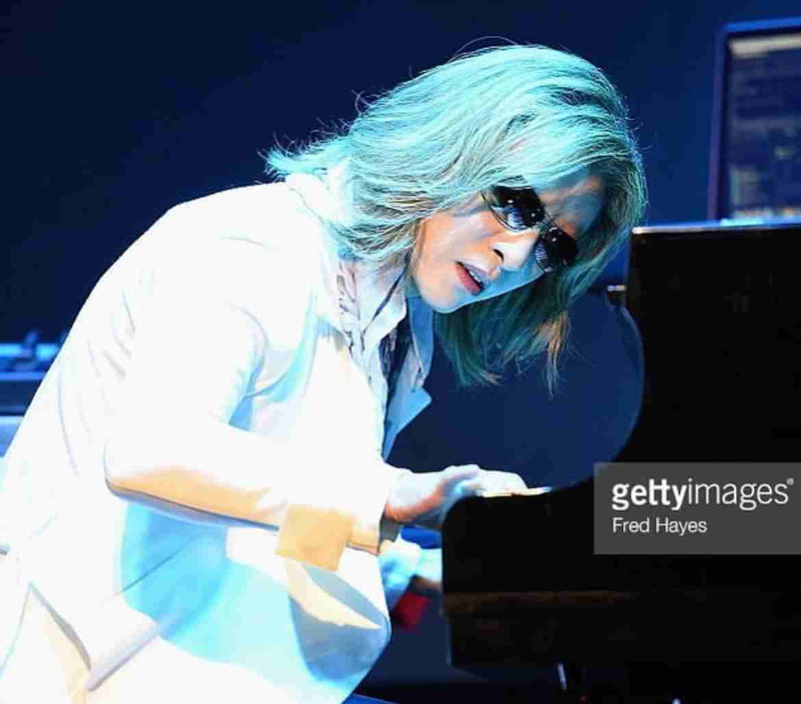 YOSHIKI「鬱になって医者に行きました」ロス山火事で精神的不調「もっと強くならないと」