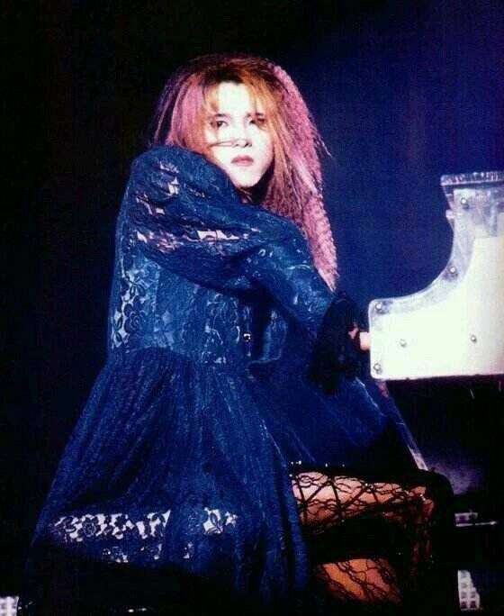 YOSHIKI「鬱になって医者に行きました」ロス山火事で精神的不調「もっと強くならないと」