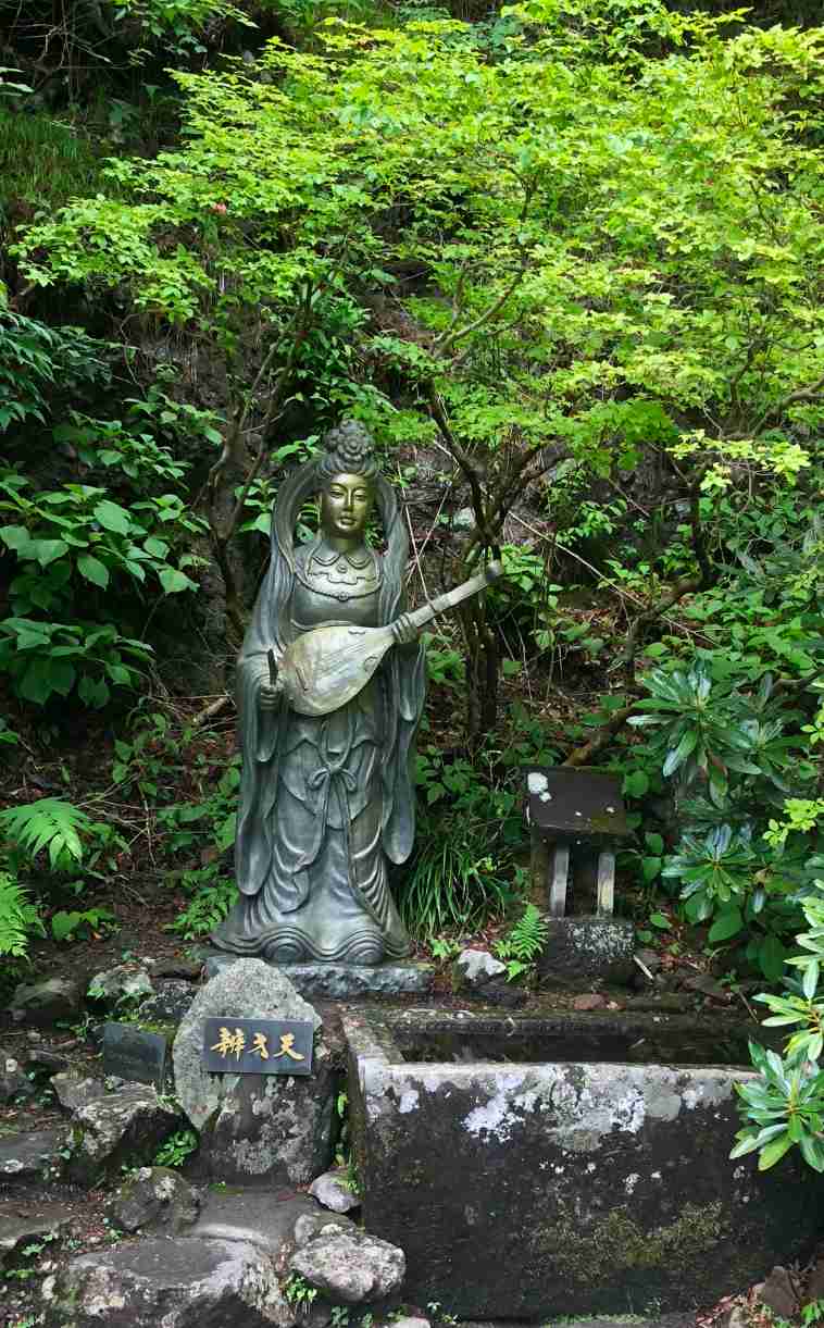 神社の雰囲気が好き
