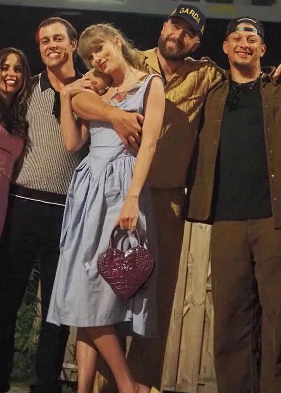 有名人のダサい私服とオシャレな私服を交互に貼るトピ　Part2