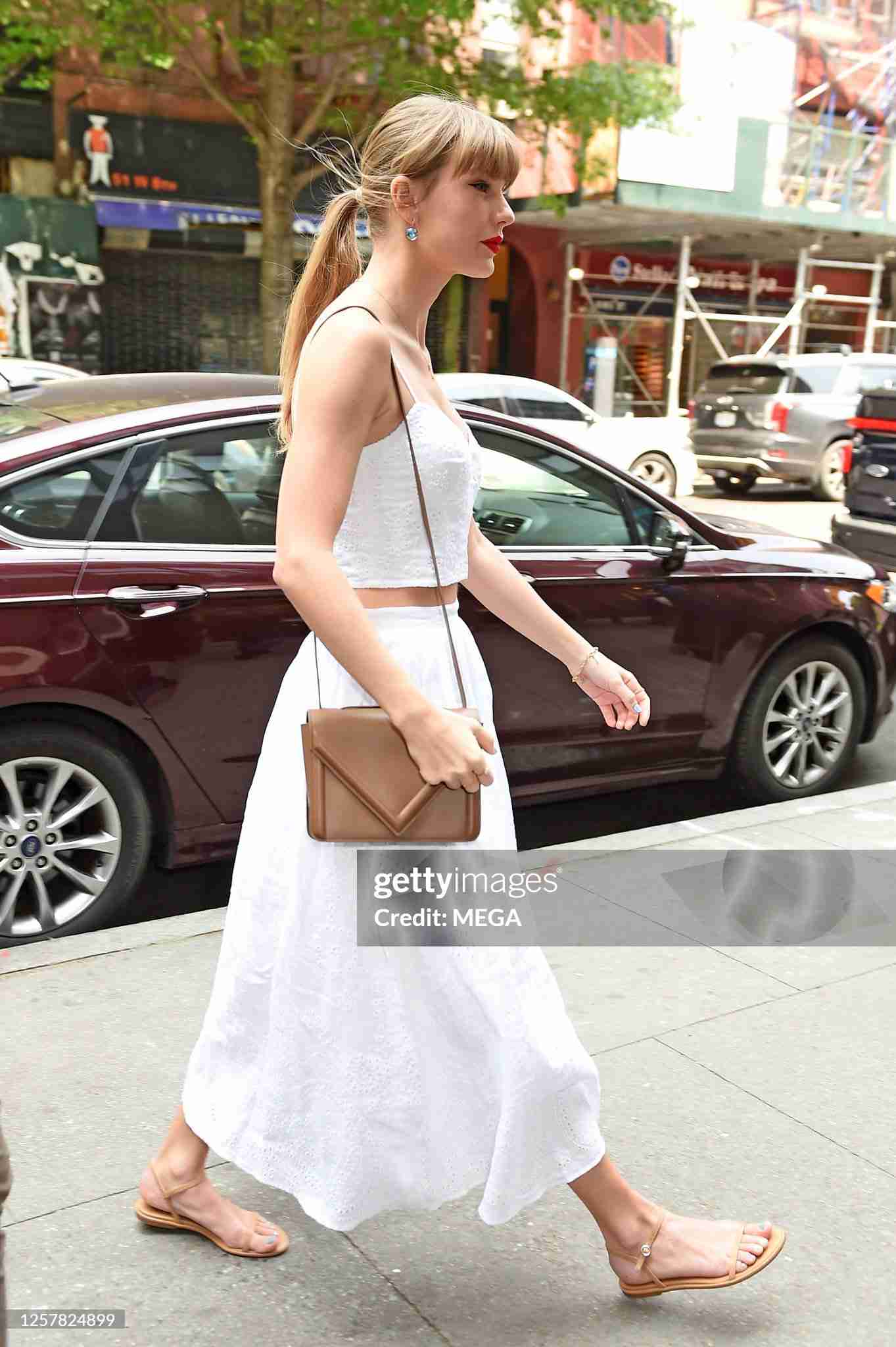 有名人のダサい私服とオシャレな私服を交互に貼るトピ Part2