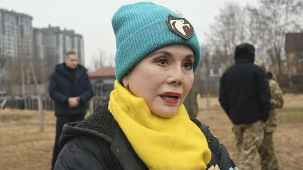 デヴィ夫人が新党「12(ワンニャン)平和党」結成 「犬・猫の食用禁止法制化」掲げ、参院選で議席獲得目指す