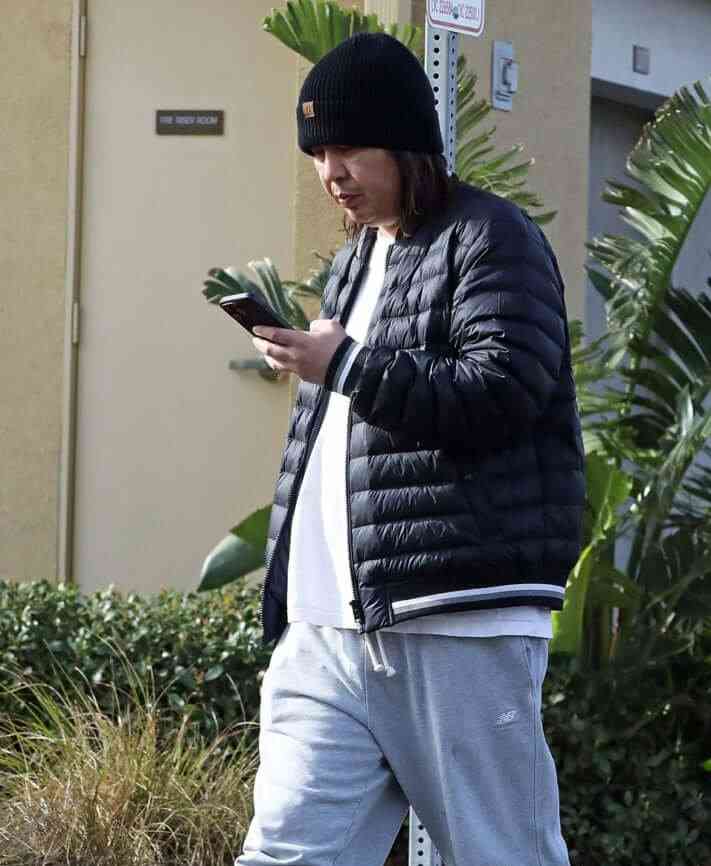 妊娠公表の真美子夫人＆デコピンがキャンプ施設“初訪問”　大谷翔平は自主トレせずに“家族サービス”