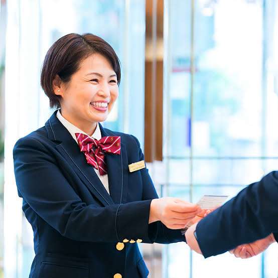 アパホテル・元谷芙美子社長はミニスカート姿で現れ、驚きの貯蓄額を明かす　「宵越しの金は持たない」主義の理由