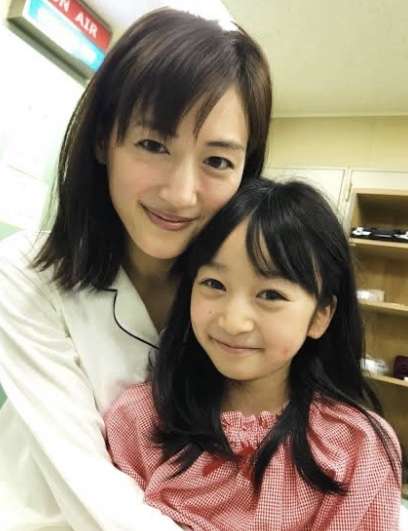 「ぎぼむす」綾瀬はるか娘役から7年…16歳となった女優の留学生活満喫ショットに「素敵な海外ガールに」「可愛いさそのまま」の声