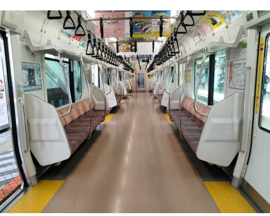「痛えんだよ！」満員電車で“ドアの前から絶対に動かない”男性が逆ギレ…他の乗客が放った「一言」にスッキリ