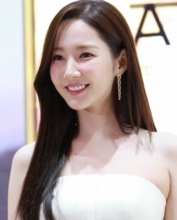 ラブコメドラマの演技が上手い若手女優