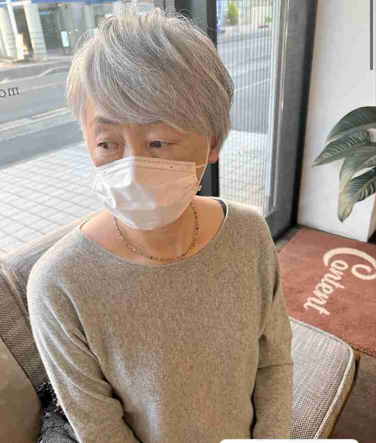 グレイヘア移行中の人