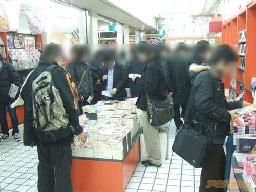 なぜ目黒と世田谷の中年男性はこのルックスに収束するのか「都市迷彩」「収斂進化」「この格好は楽」