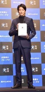「ギャップすごい」妻は人気女優…2児の父、人気俳優の〝雰囲気ガラリ〟な最新ショットに反響続々「今までもよかったけど更に良い」