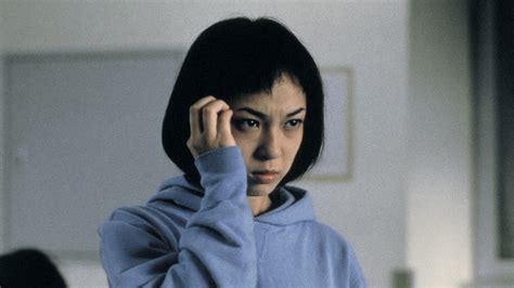 佐藤仁美、女優やりながら新宿・歌舞伎町のバーで月間559万円超を売り上げる“酒豪バイト”の顔