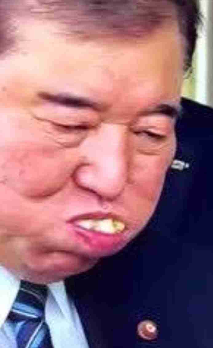 ネット騒然 トランプ「日本の指導者に電話したぞ」→石破首相「ございません」 「指導者じゃないらしいw」「裏の指導者いるのか」「麻生さん?」