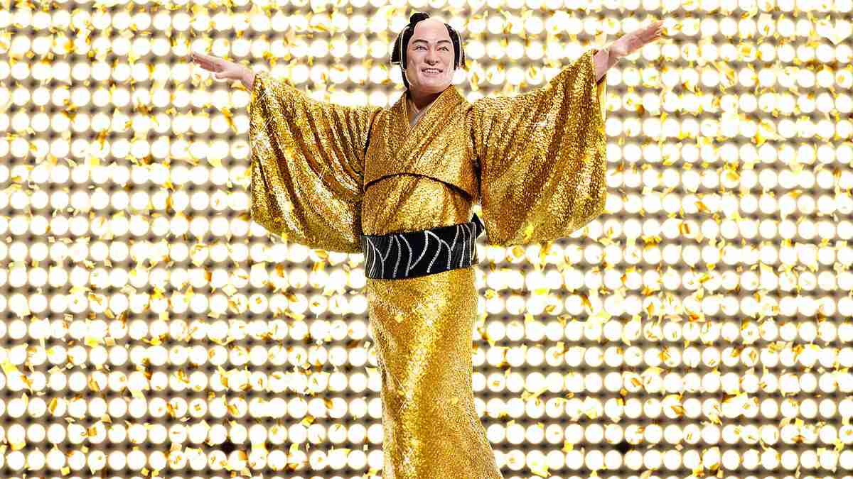 手越祐也、金バックで“王子様”のように微笑み 『ViVi』で特集&ポジティブ満載の「ステッカー」付録