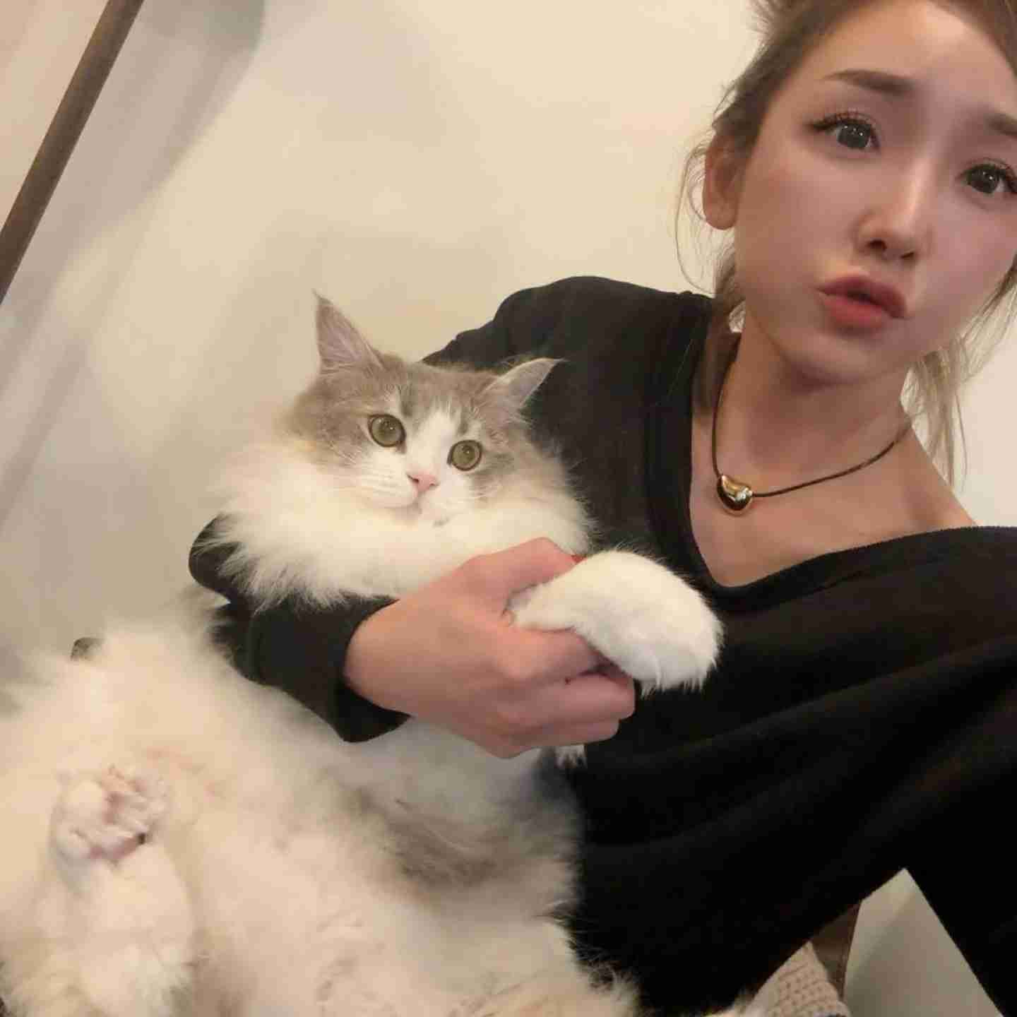 有名人と動物が一緒に写ってる画像を貼るトピPart3