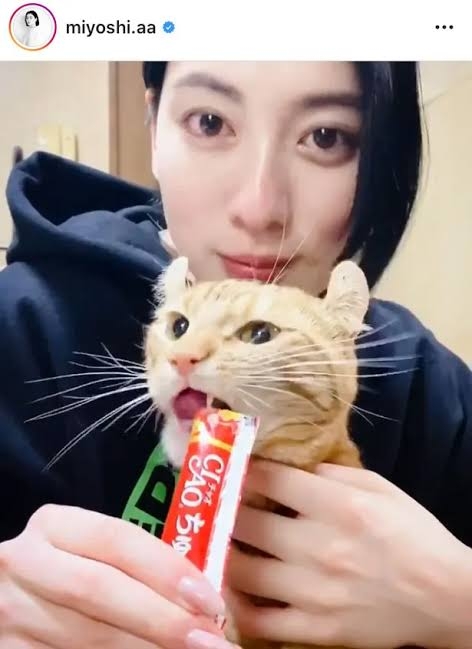 有名人と動物が一緒に写ってる画像を貼るトピPart3