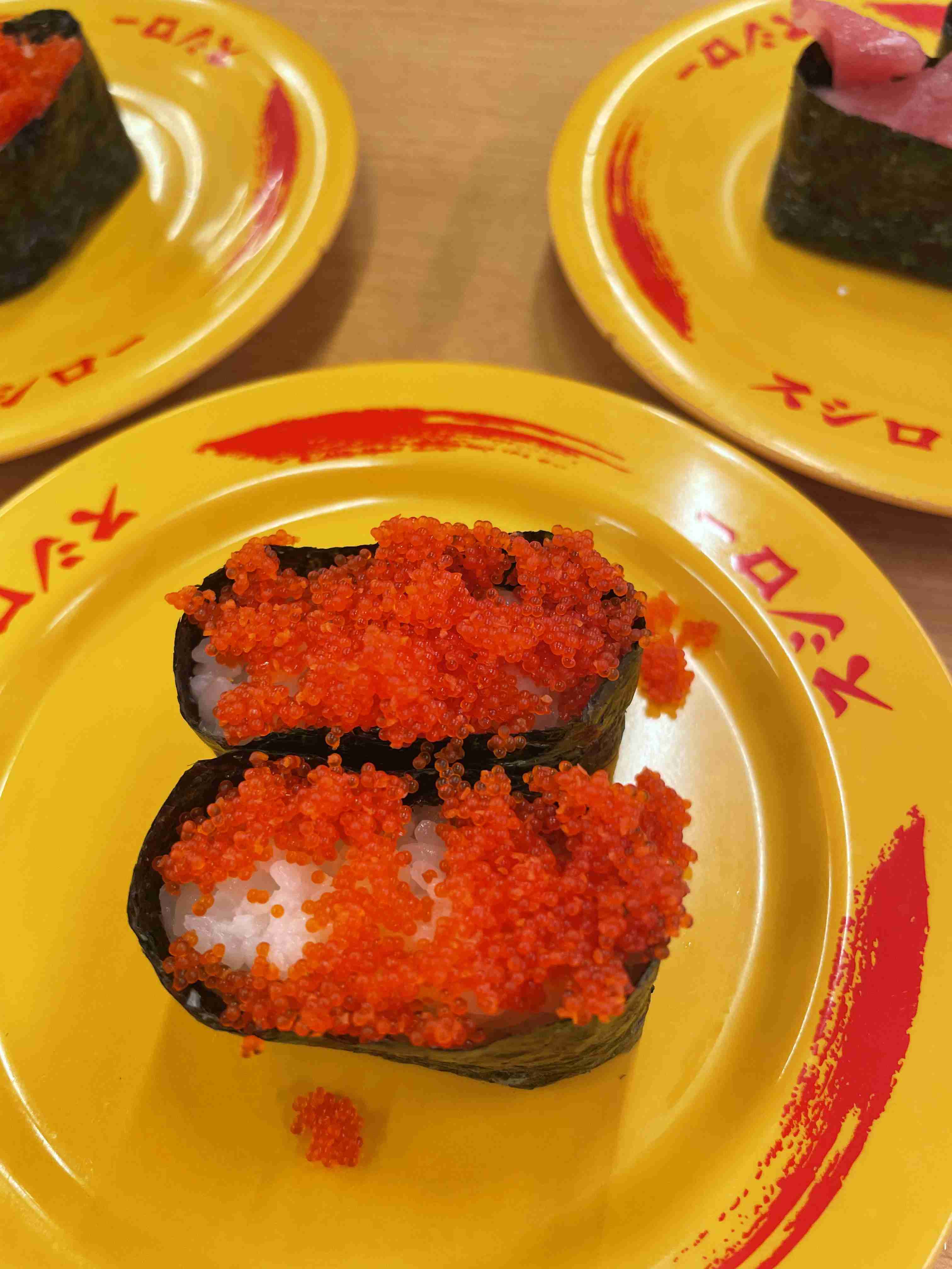 「回転ずし」チェーン3社の価格を比較! もっとも安く食べられるのはどこ?