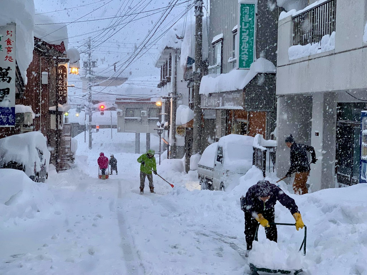 今日5日の関東地方　朝の通勤・通学時　雪による交通の乱れに注意
