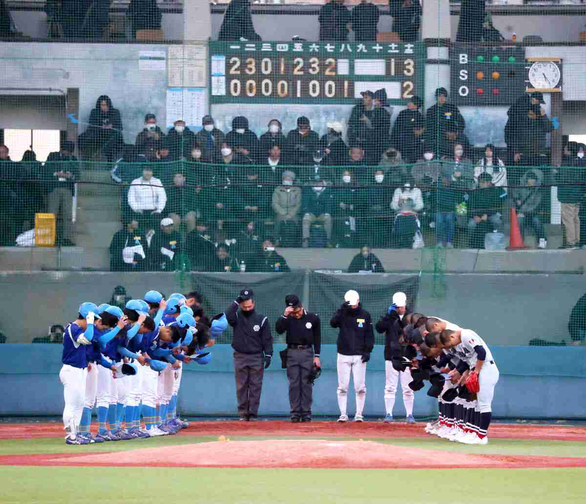 横浜が19年ぶり4回目の優勝　智弁和歌山を破る　第97回選抜高校野球大会