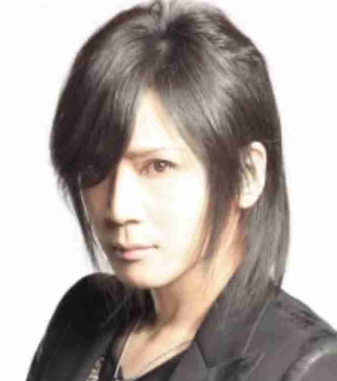 父は〝レジェンド〟バンドVo.　23歳長男の近影に衝撃「すごっ！！」「なんて羨ましい」「男が見ても…」