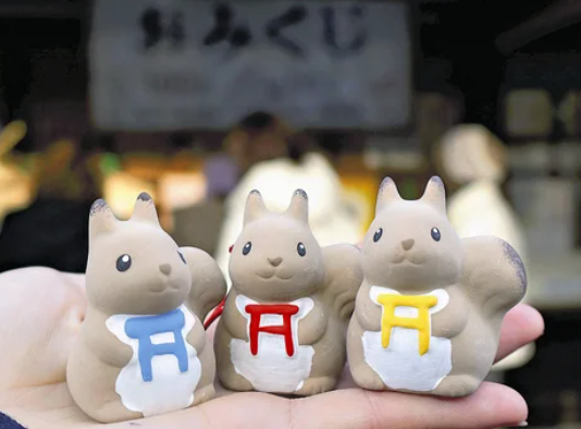 いろんな御守り、おみくじが見たい